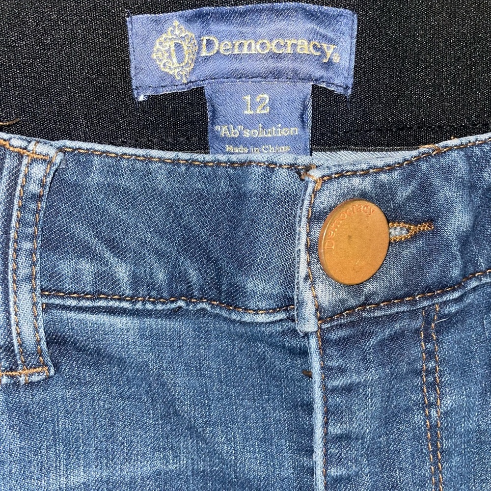 Democracy “Ab”solution Bootcut Jeans
Size 12
Medium Wash Denim - Picture 2 of 5